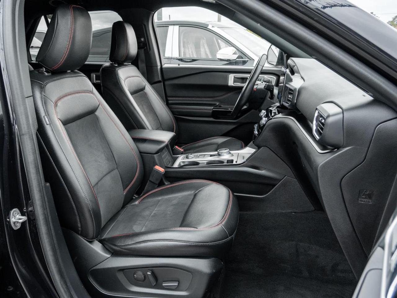 2022 Ford Explorer ST-Line Photo