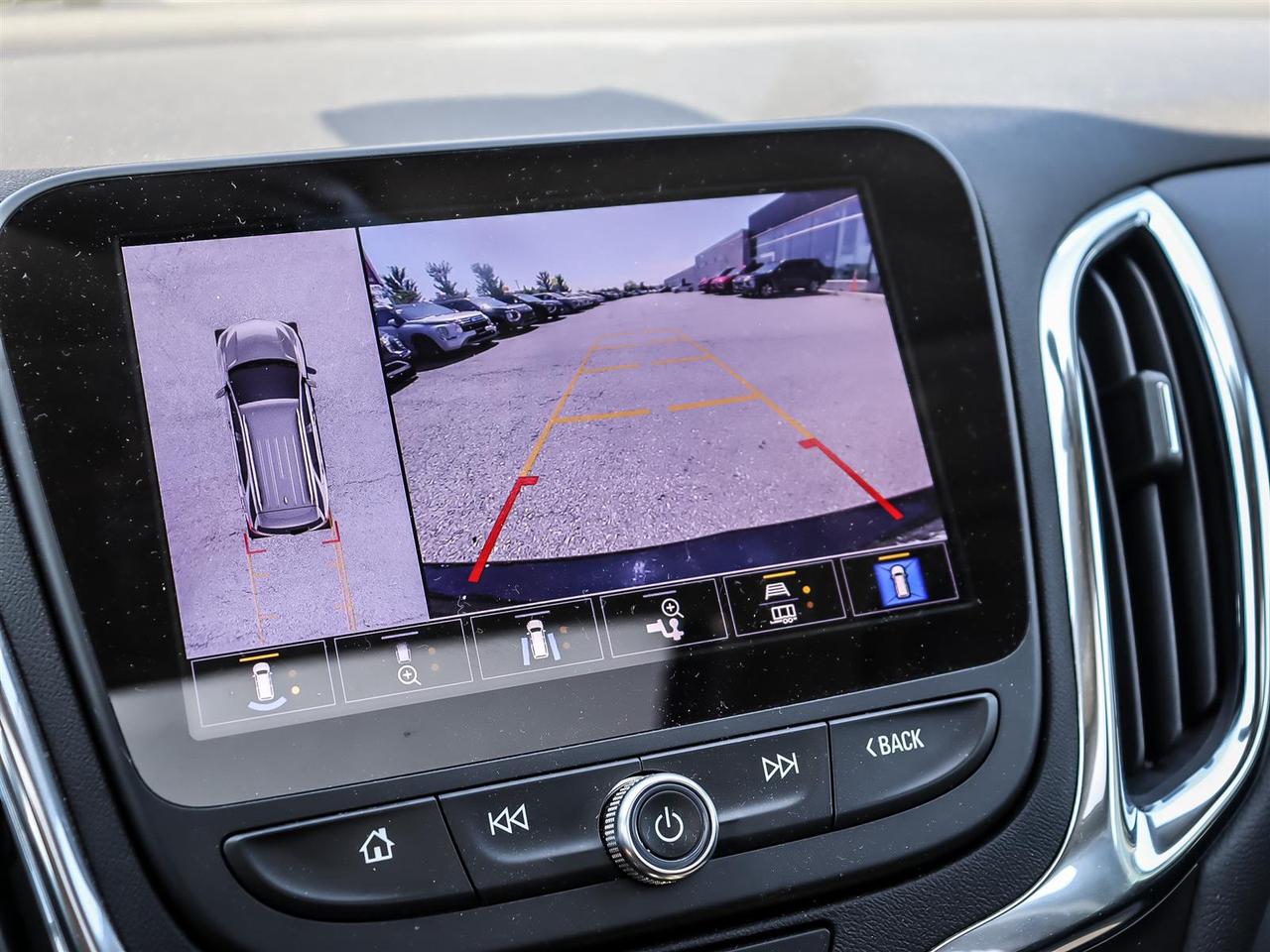 2024 Chevrolet Equinox FWD LT Photo