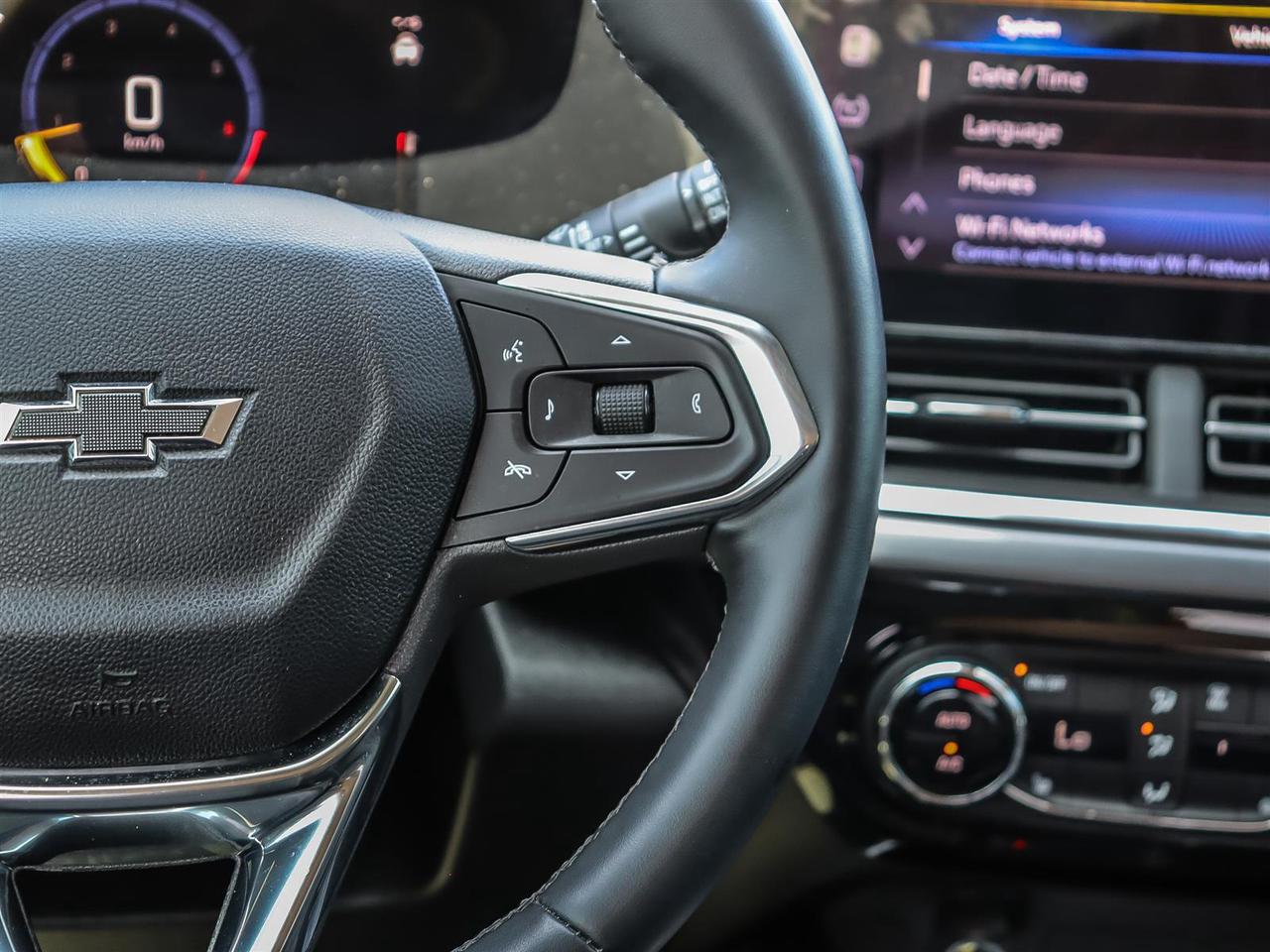 2025 Chevrolet Trax FWD 4dr ACTIV Photo