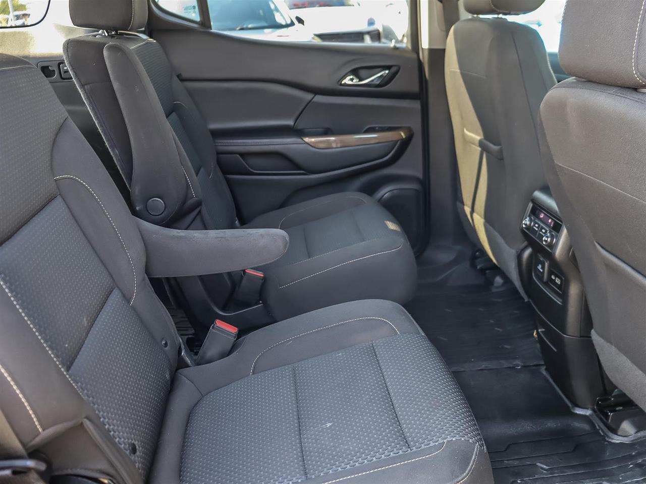 2023 GMC Acadia AWD SLE Photo