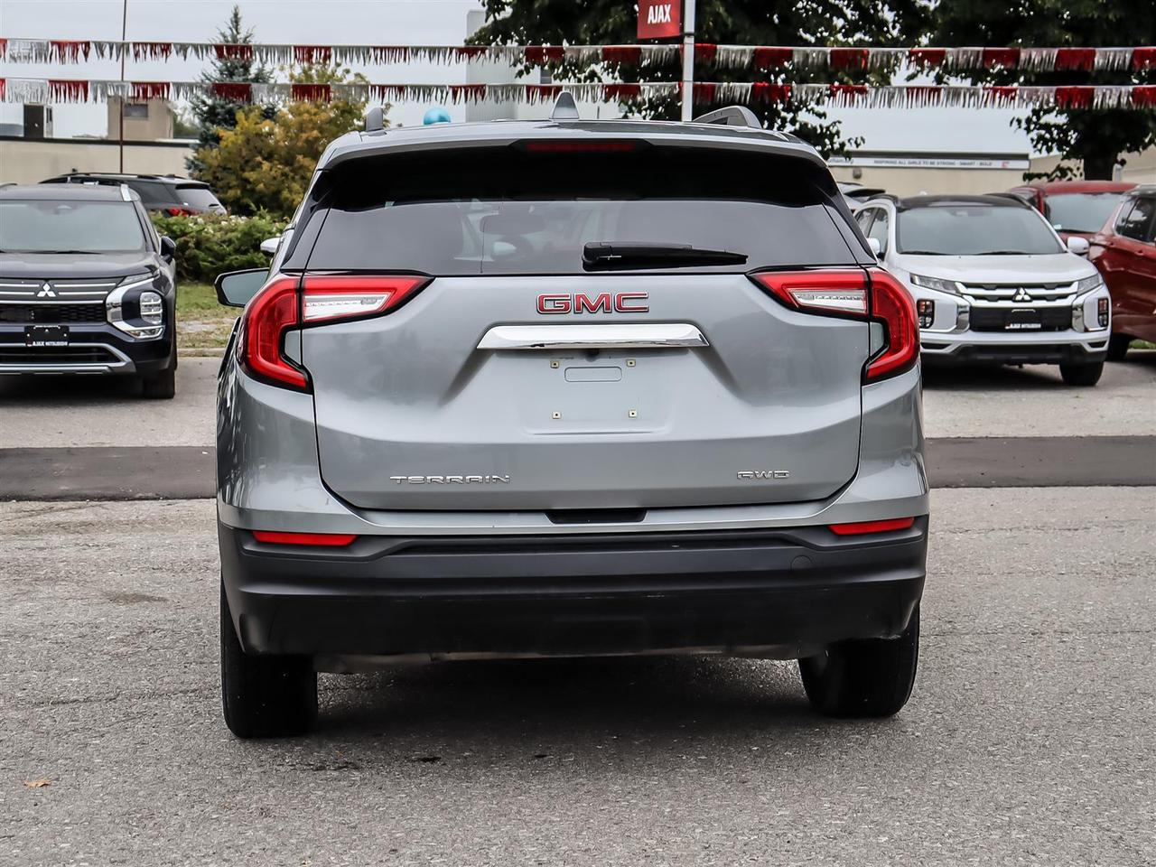 2023 GMC Terrain SLE AWD Photo