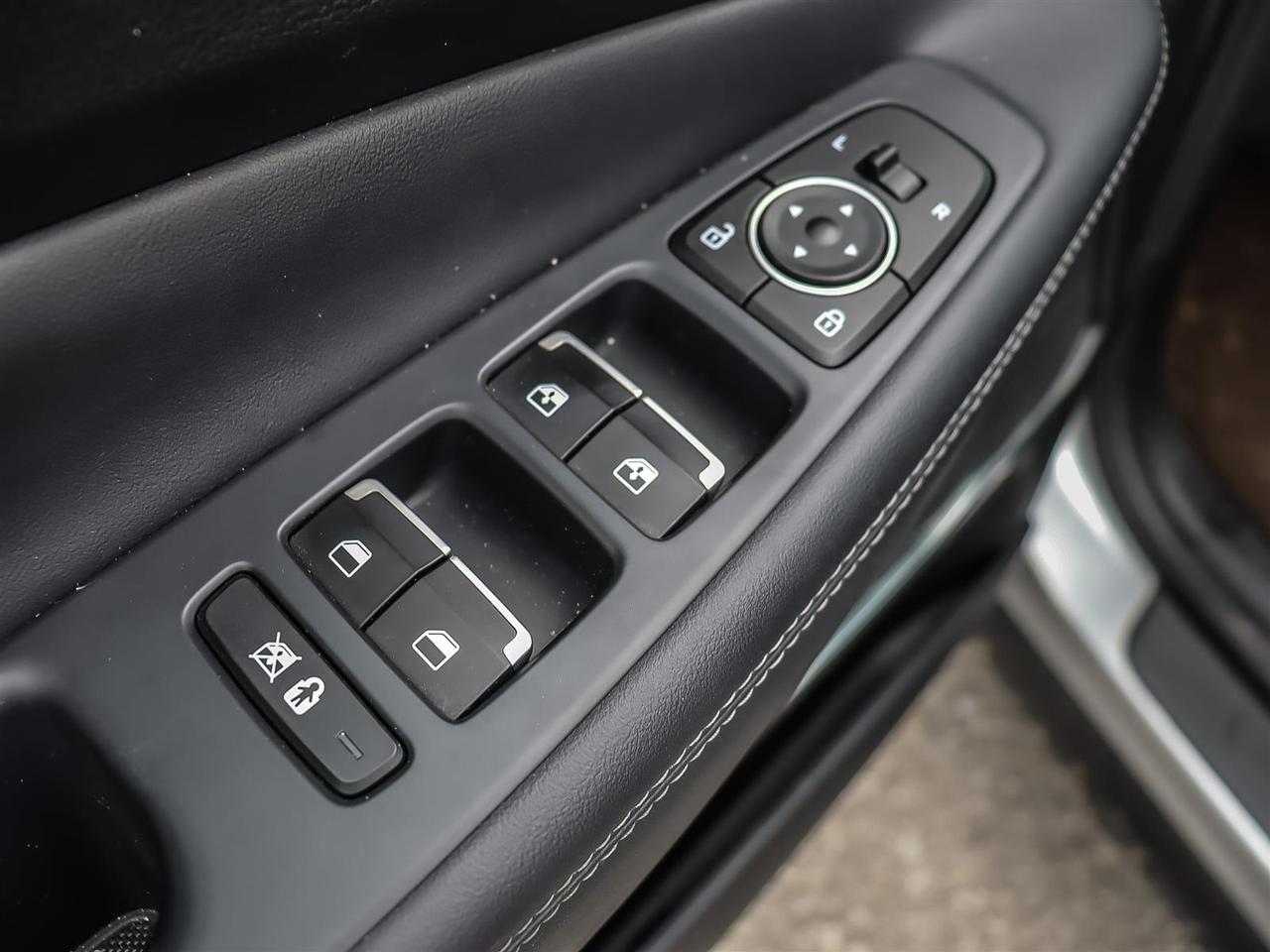 2020 Hyundai Santa Fe Preferred AWD 2.4L Sun and Leather Photo