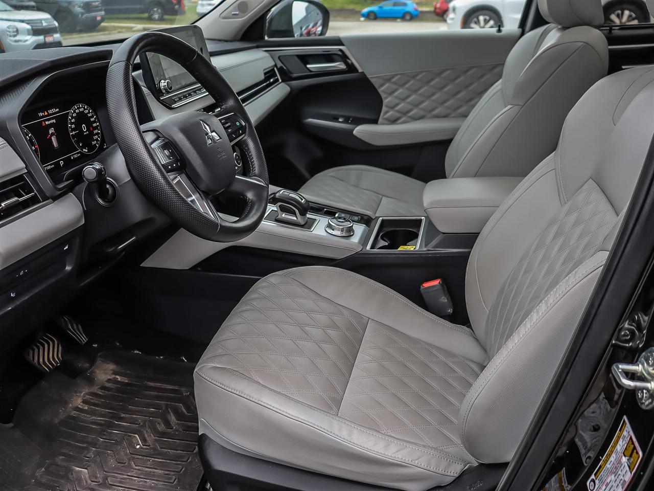 2024 Mitsubishi Outlander GT S-AWC Photo