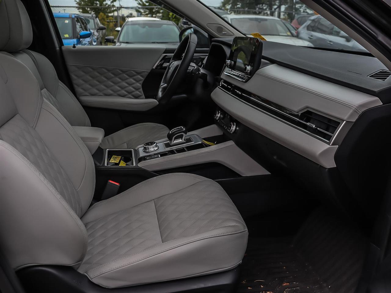 2024 Mitsubishi Outlander GT S-AWC Photo