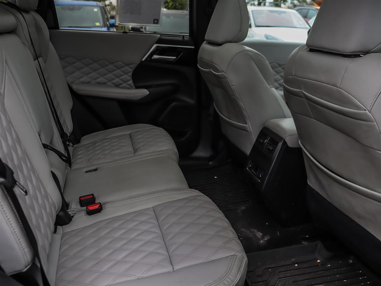 2024 Mitsubishi Outlander GT S-AWC Photo