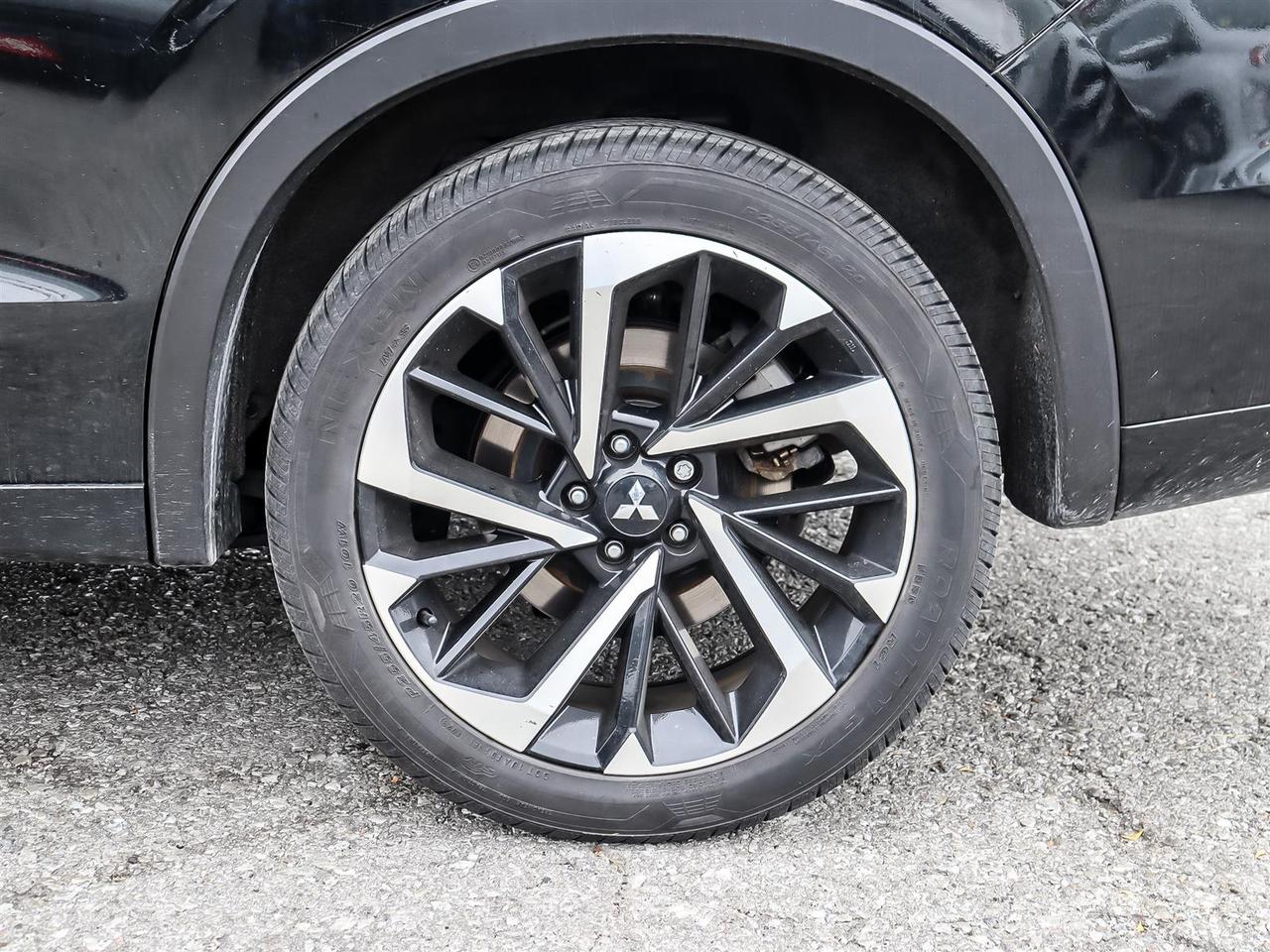 2024 Mitsubishi Outlander GT S-AWC Photo