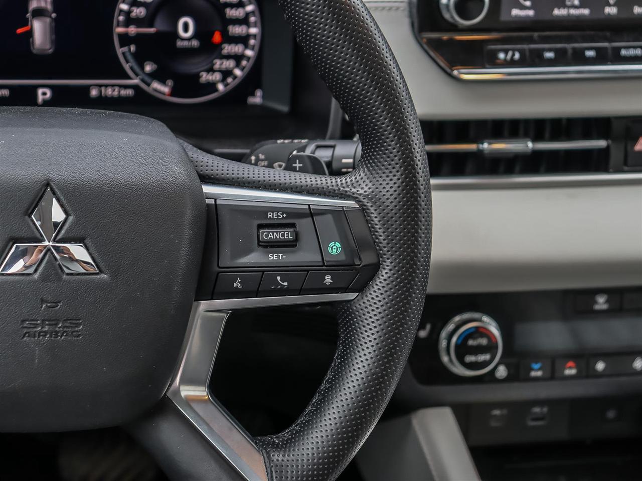 2024 Mitsubishi Outlander GT S-AWC Photo