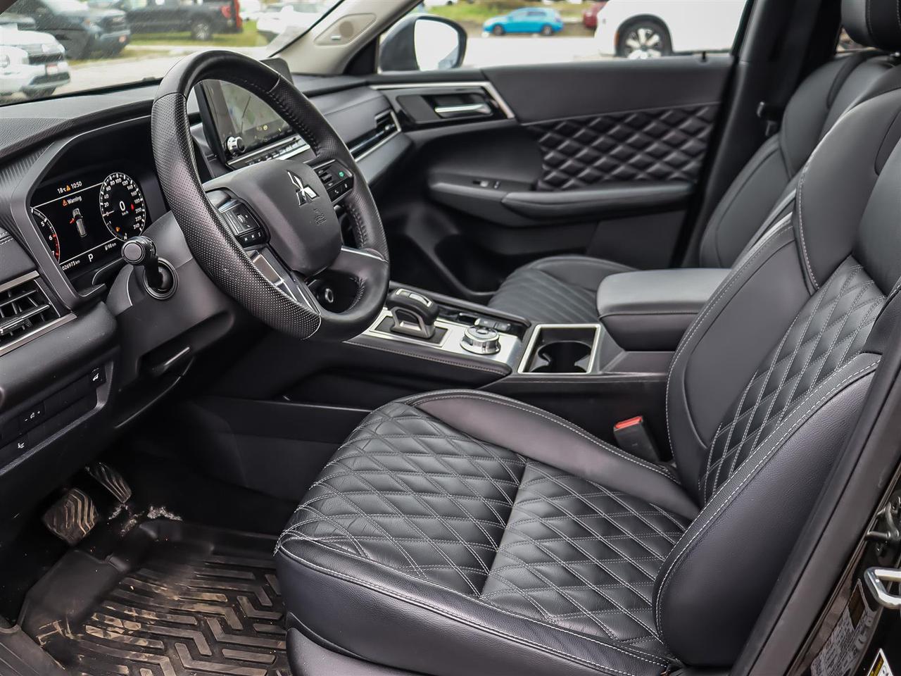 2024 Mitsubishi Outlander GT S-AWC Photo