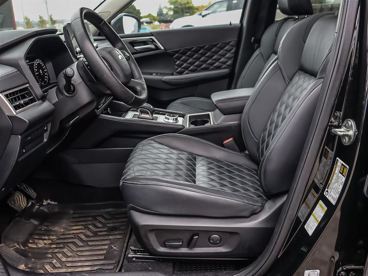 2024 Mitsubishi Outlander GT S-AWC Photo