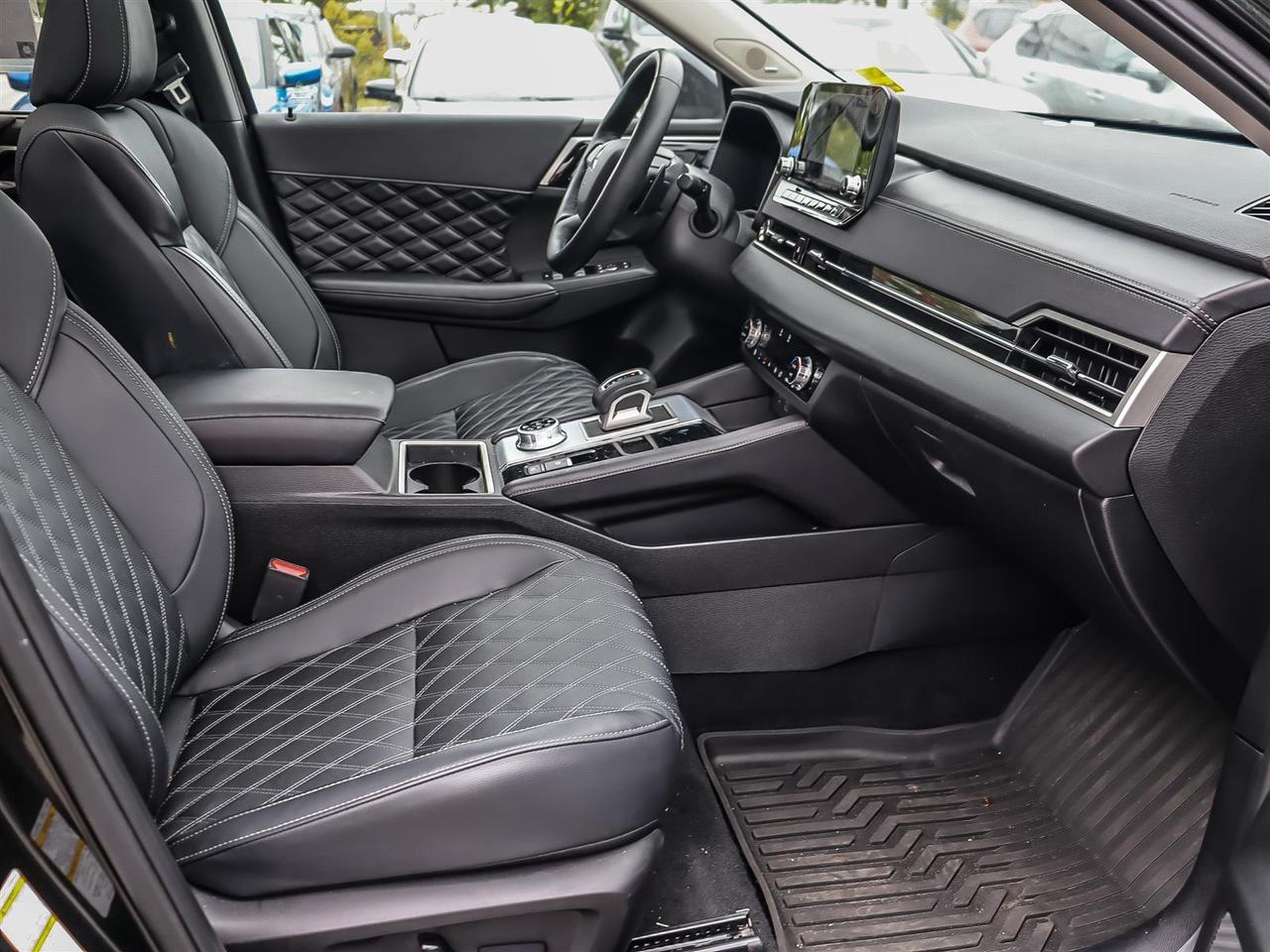 2024 Mitsubishi Outlander GT S-AWC Photo