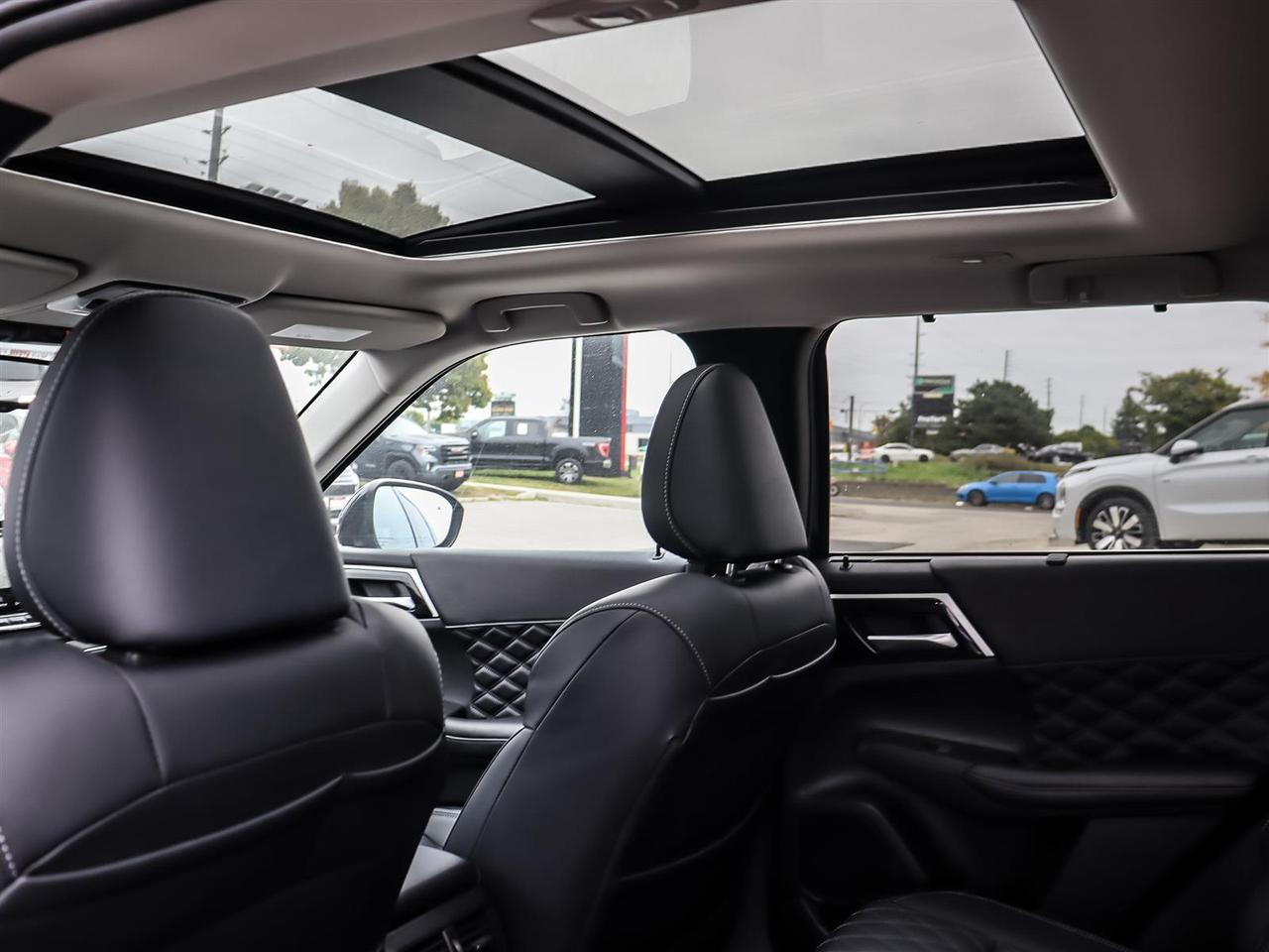 2024 Mitsubishi Outlander GT S-AWC Photo