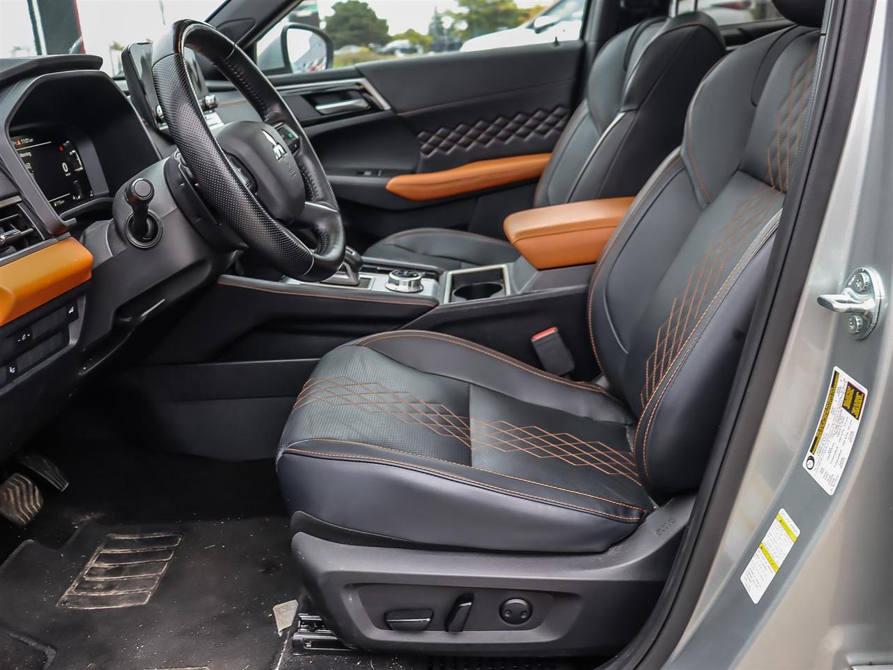 2024 Mitsubishi Outlander GT PREMIUM S-AWC Photo