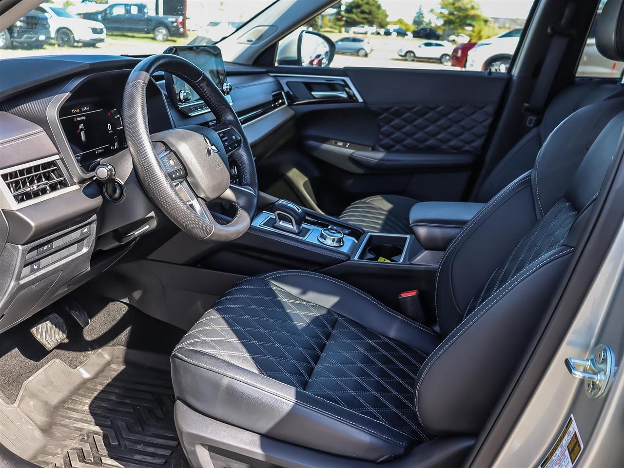 2024 Mitsubishi Outlander GT S-AWC Photo