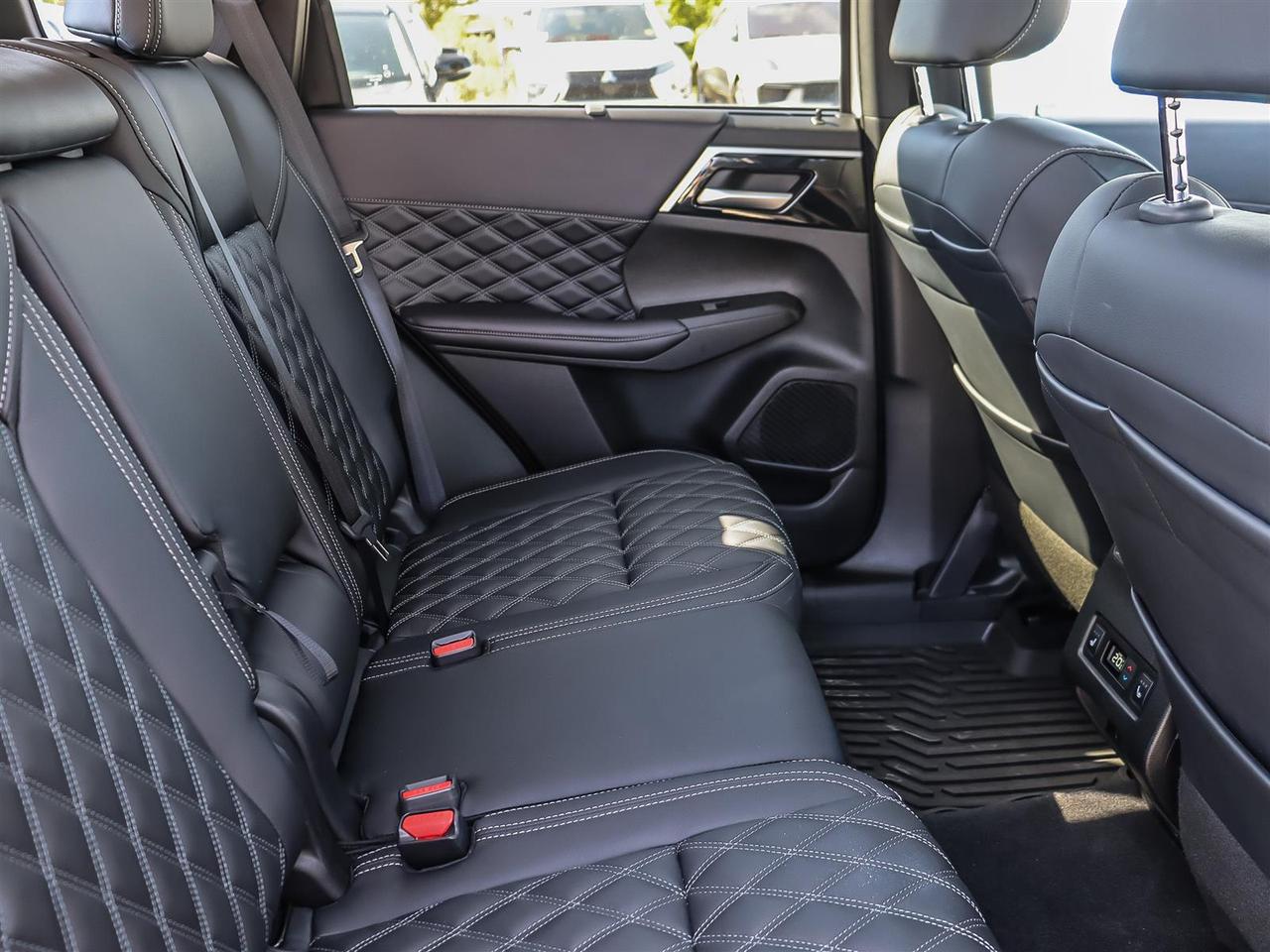 2024 Mitsubishi Outlander GT S-AWC Photo