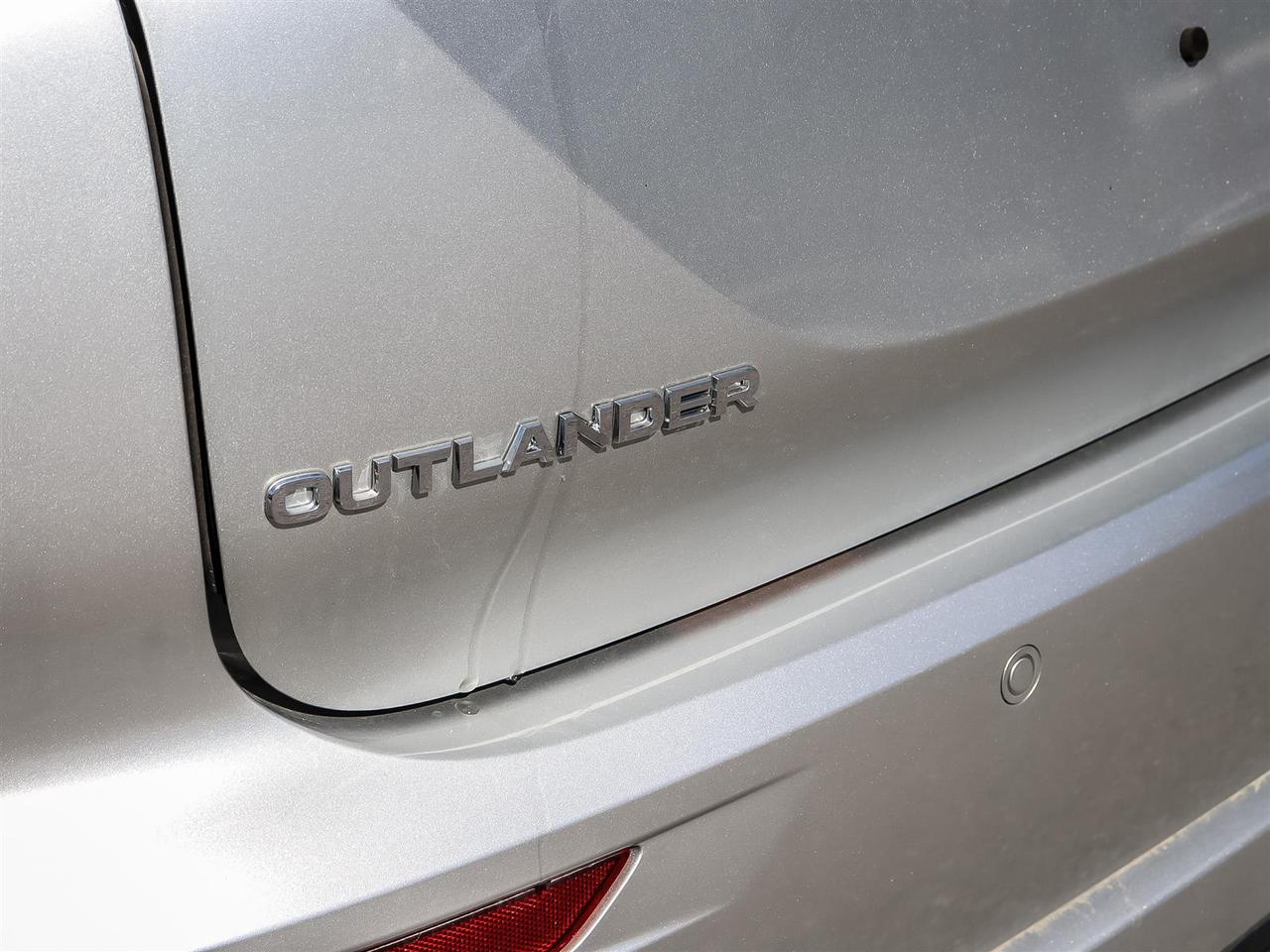 2024 Mitsubishi Outlander GT S-AWC Photo