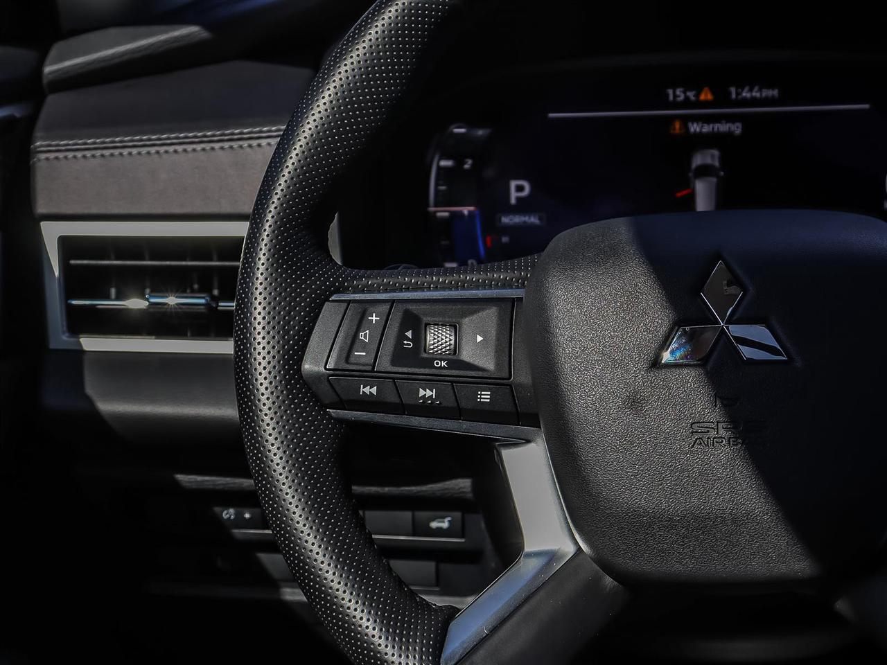 2024 Mitsubishi Outlander GT S-AWC Photo