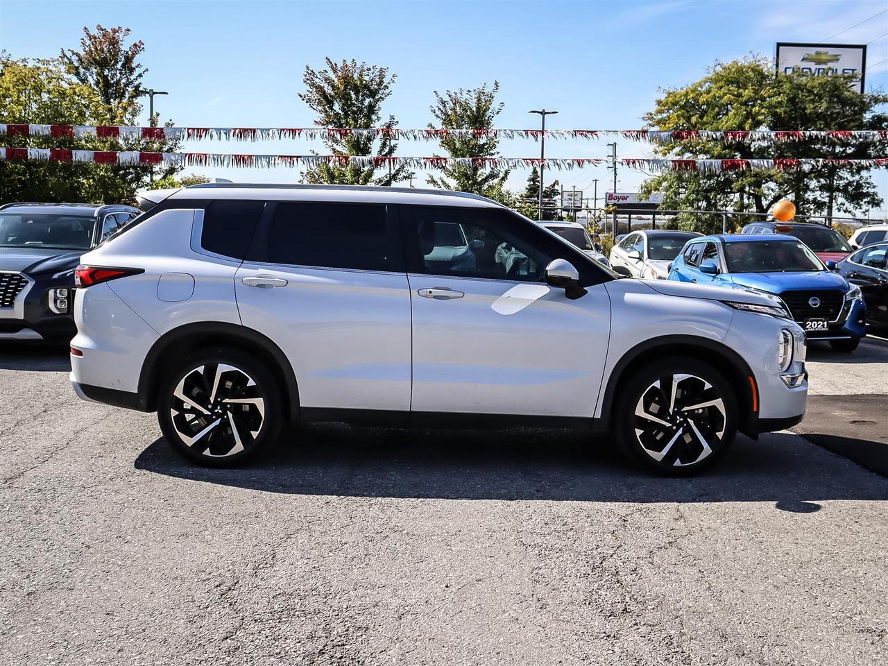 2024 Mitsubishi Outlander SEL S-AWC Photo2