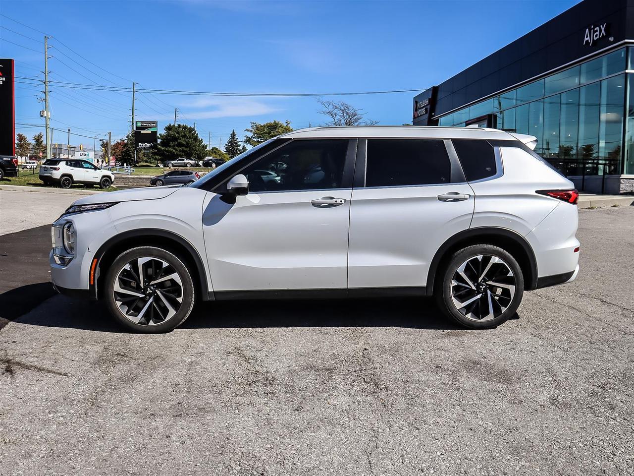 2024 Mitsubishi Outlander SEL S-AWC Photo4