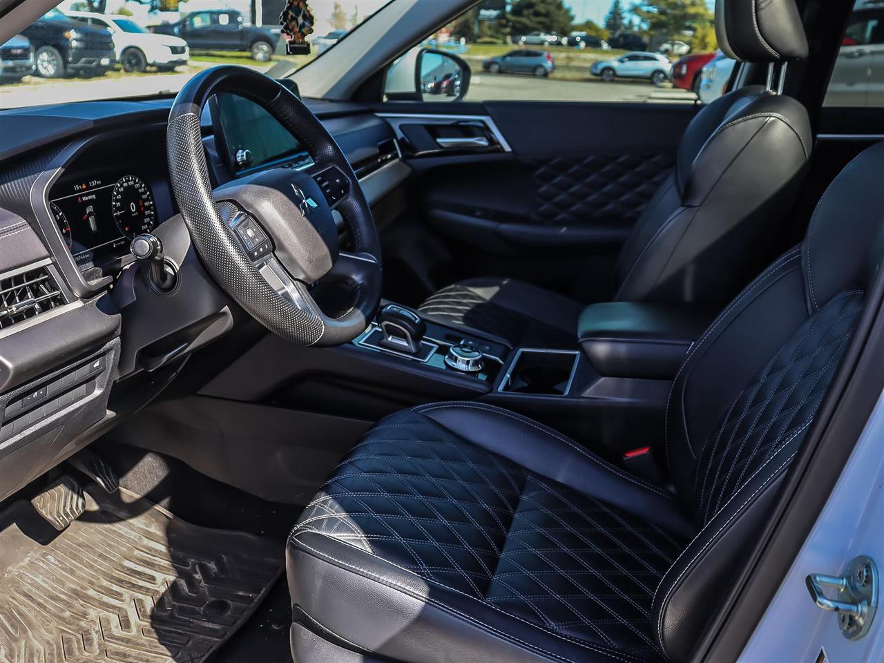 2024 Mitsubishi Outlander SEL S-AWC Photo