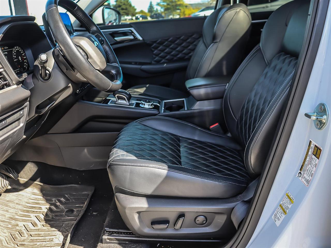 2024 Mitsubishi Outlander SEL S-AWC Photo