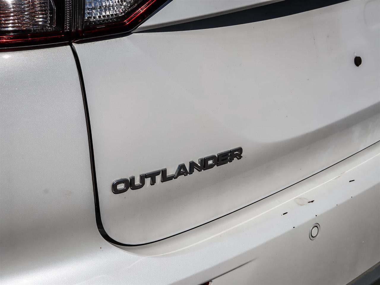 2024 Mitsubishi Outlander SEL S-AWC Photo