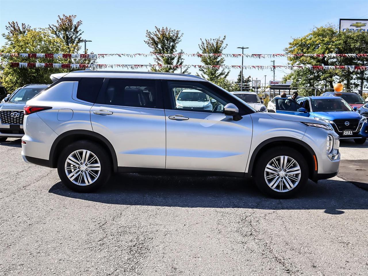 2024 Mitsubishi Outlander SE S-AWC Photo