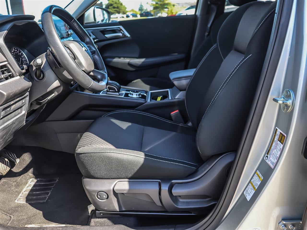 2024 Mitsubishi Outlander SE S-AWC Photo