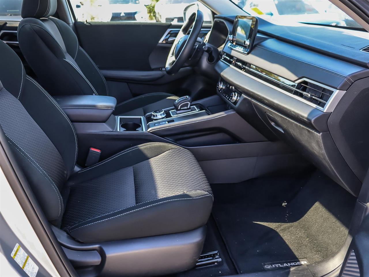 2024 Mitsubishi Outlander SE S-AWC Photo