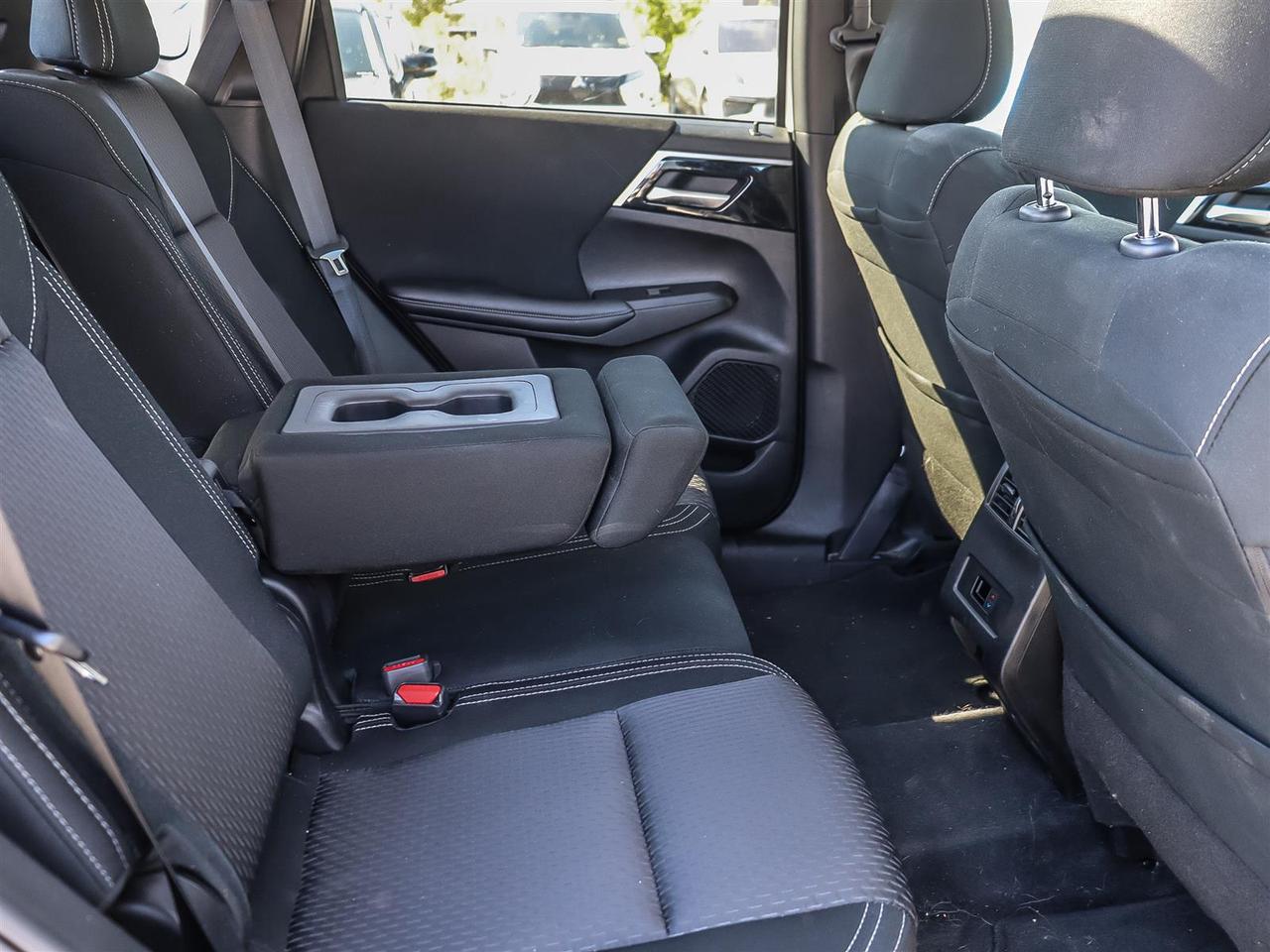 2024 Mitsubishi Outlander SE S-AWC Photo