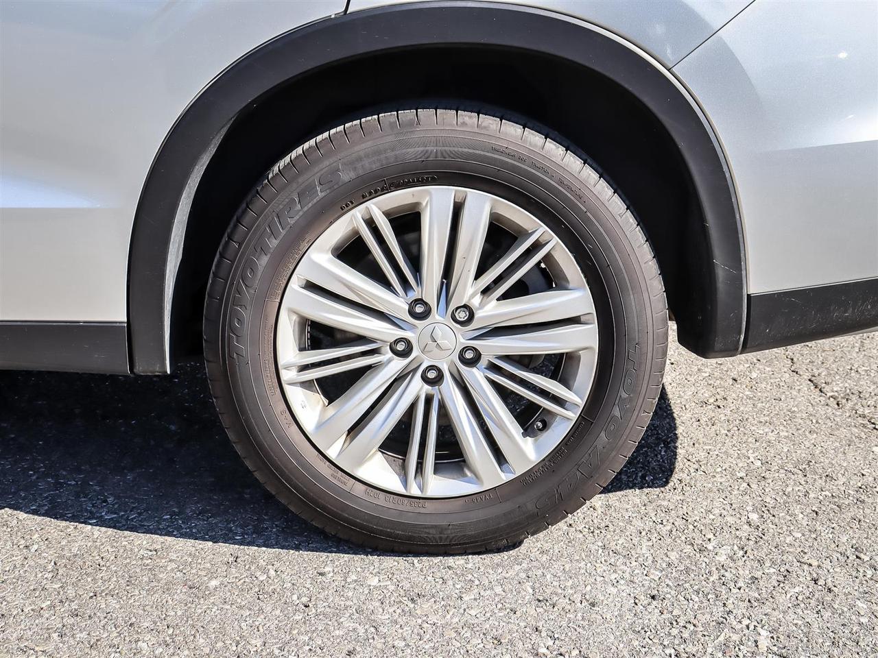 2024 Mitsubishi Outlander SE S-AWC Photo