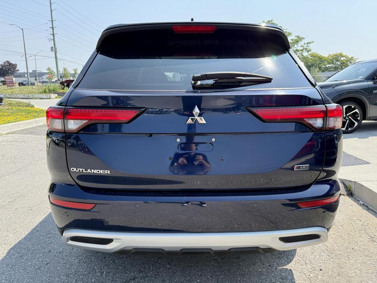 2024 Mitsubishi Outlander SE S-AWC Photo