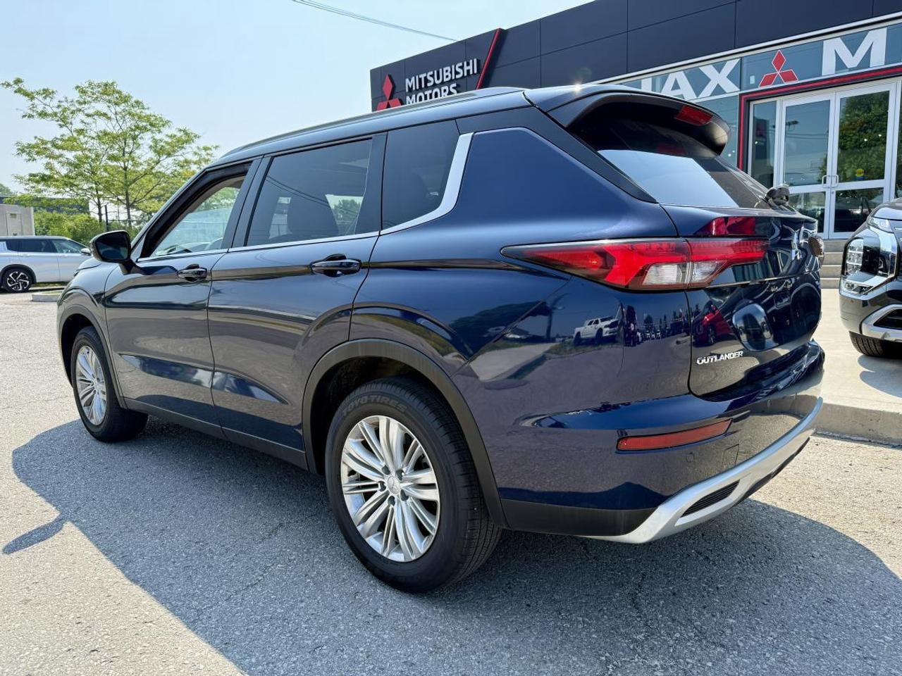 2024 Mitsubishi Outlander SE S-AWC Photo2