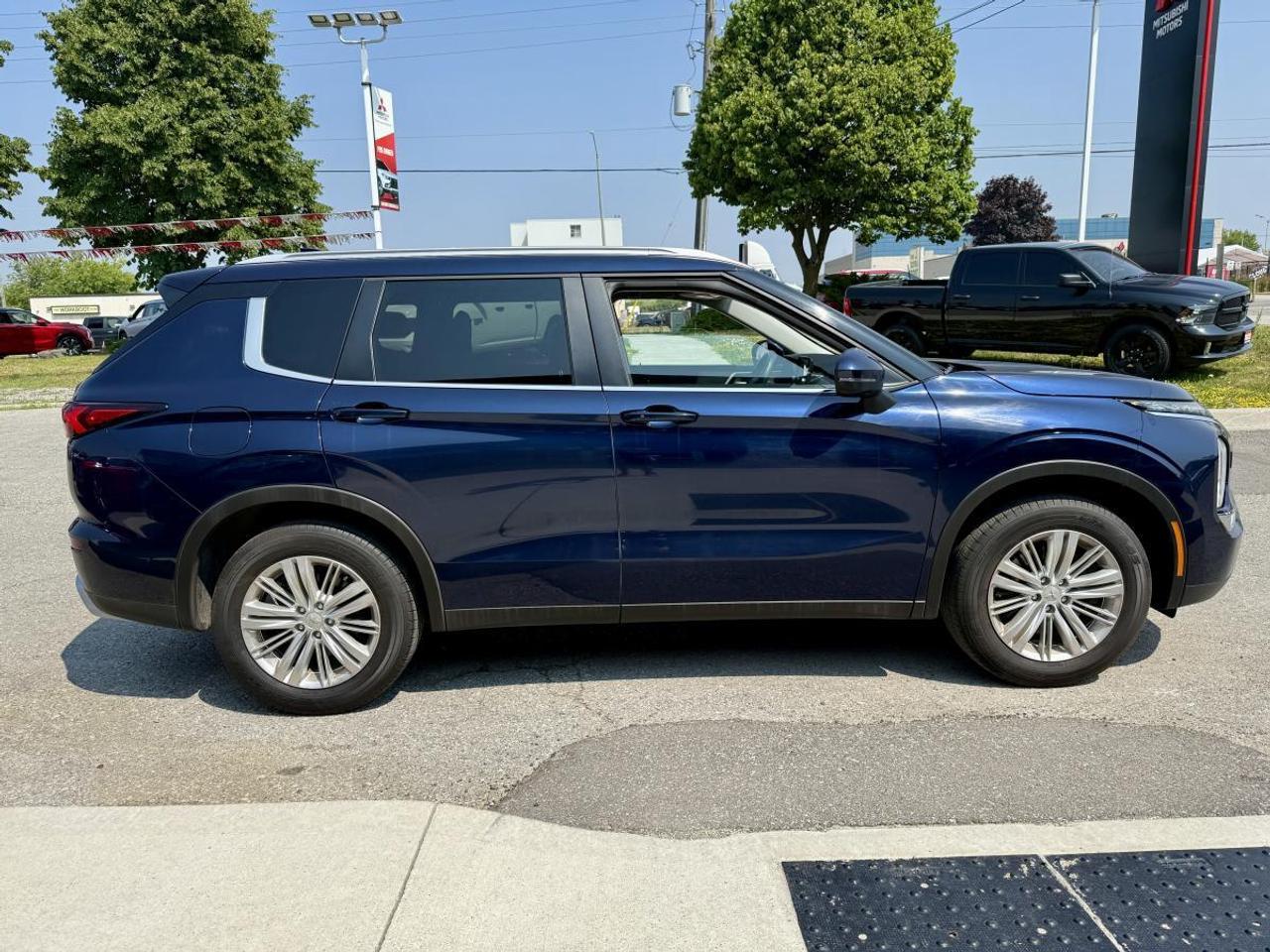 2024 Mitsubishi Outlander SE S-AWC Photo