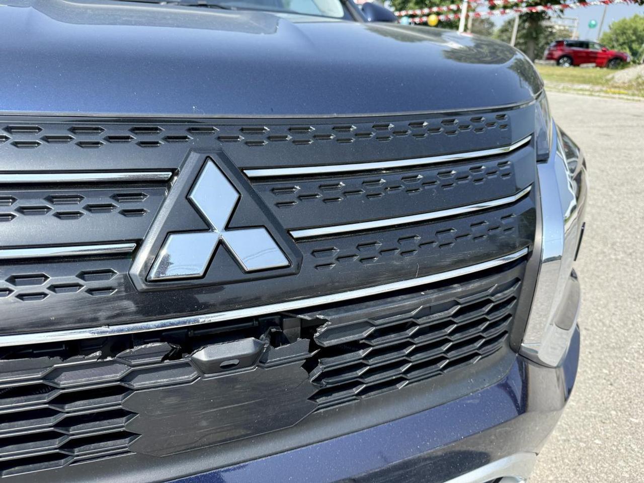2024 Mitsubishi Outlander SE S-AWC Photo