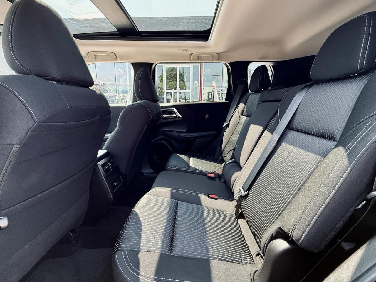 2024 Mitsubishi Outlander SE S-AWC Photo