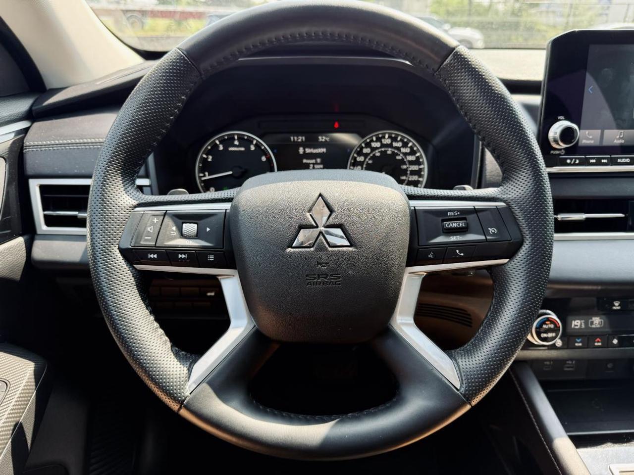 2024 Mitsubishi Outlander SE S-AWC Photo