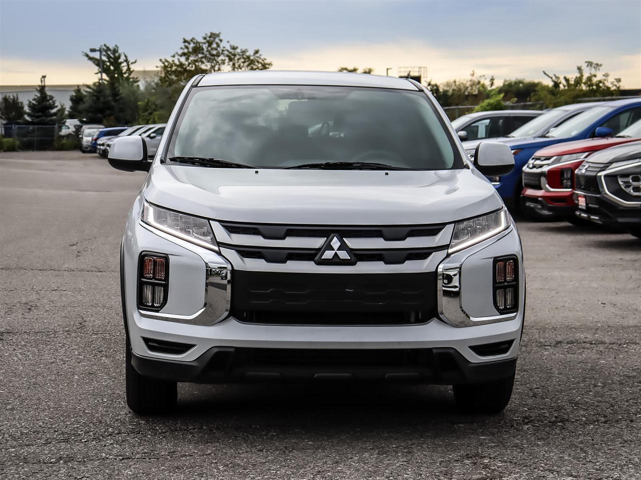 2025 Mitsubishi RVR ES FWD Photo