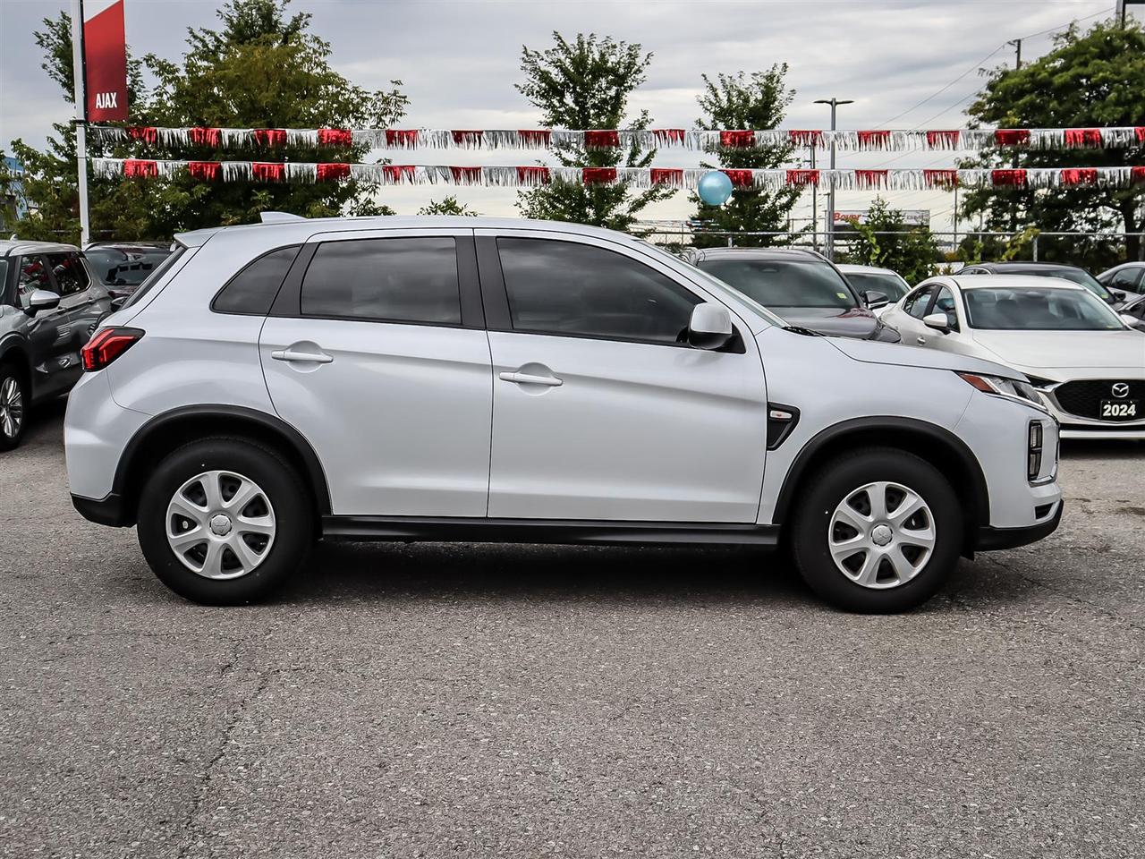 2025 Mitsubishi RVR ES FWD Photo2