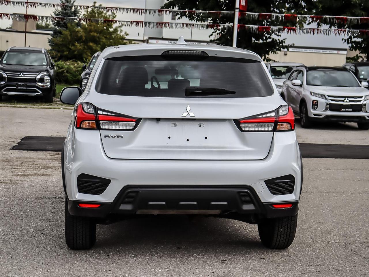 2025 Mitsubishi RVR ES FWD Photo