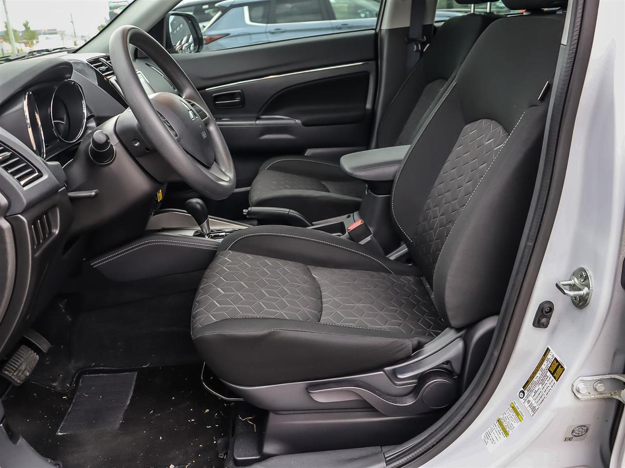 2025 Mitsubishi RVR ES FWD Photo