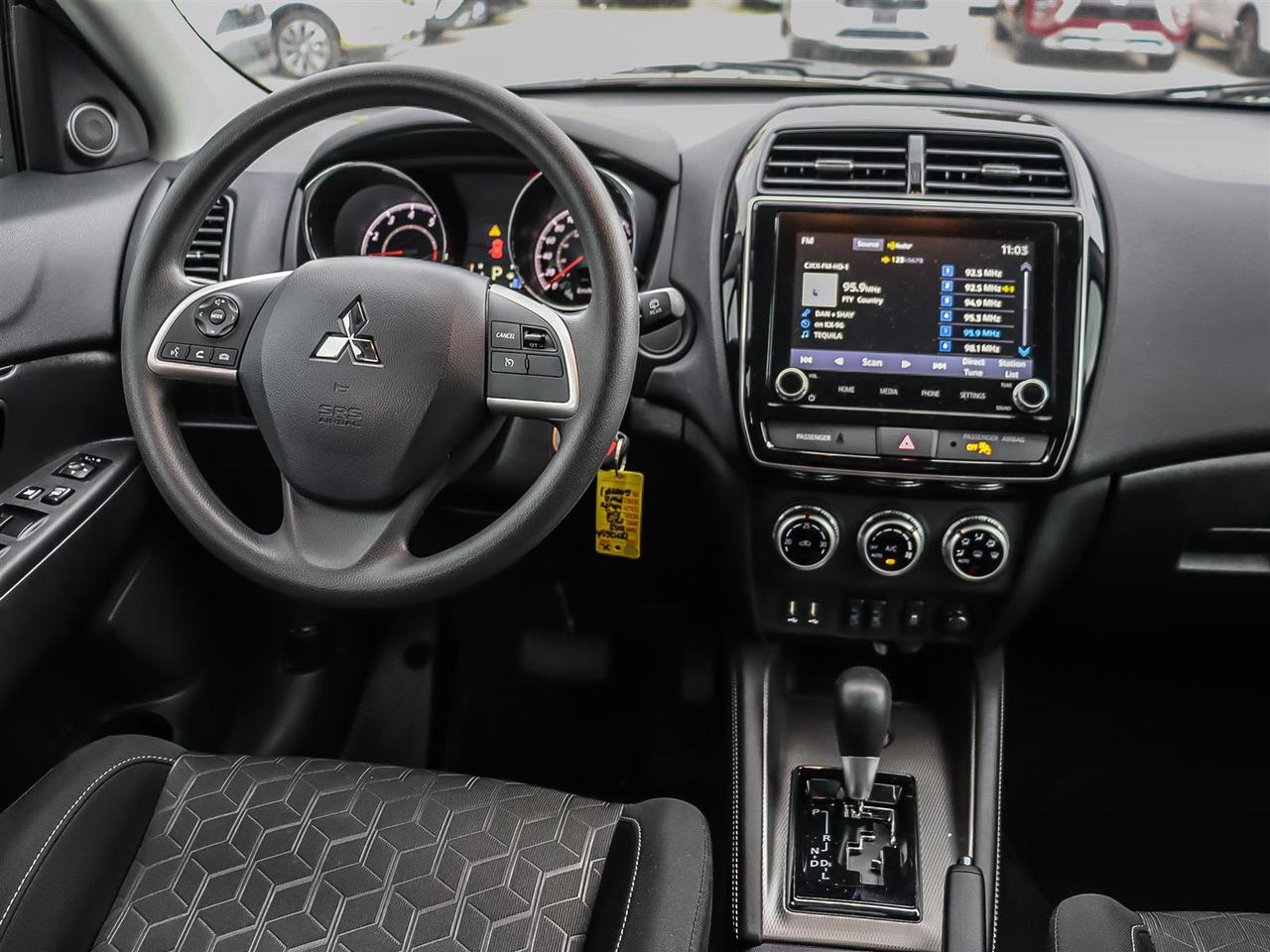 2025 Mitsubishi RVR ES FWD Photo