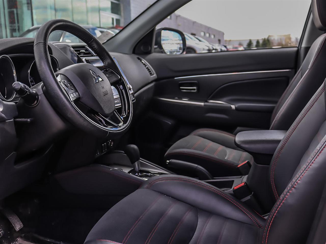 2023 Mitsubishi RVR 2.4L SEL AWC - CVT Photo