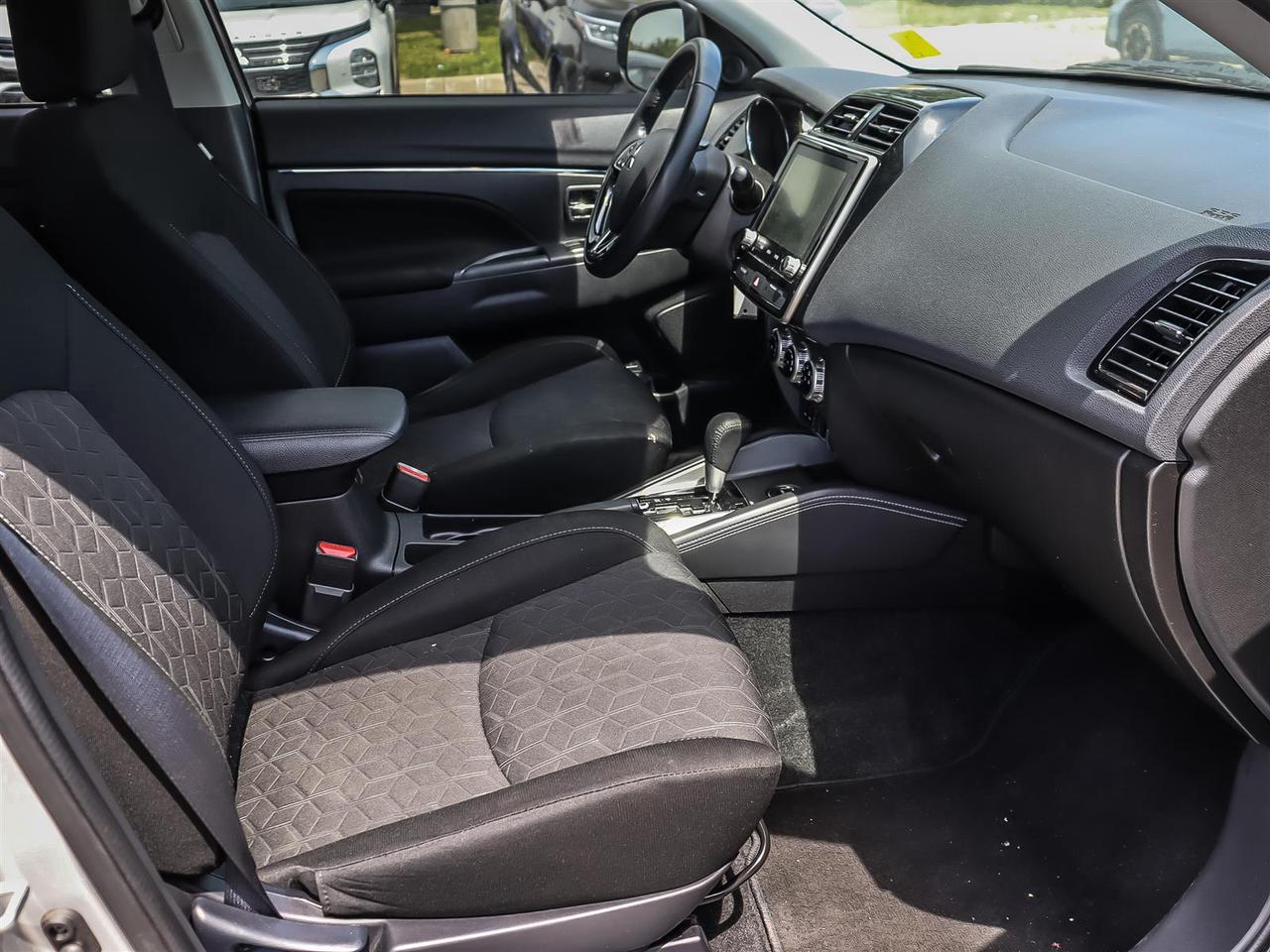 2022 Mitsubishi RVR 2.4L SE AWC - CVT Photo