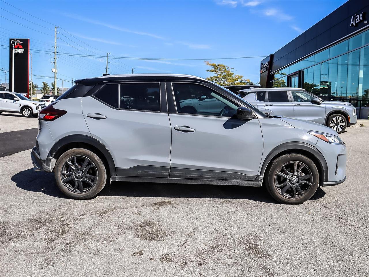 2023 Nissan Kicks SV CVT Photo