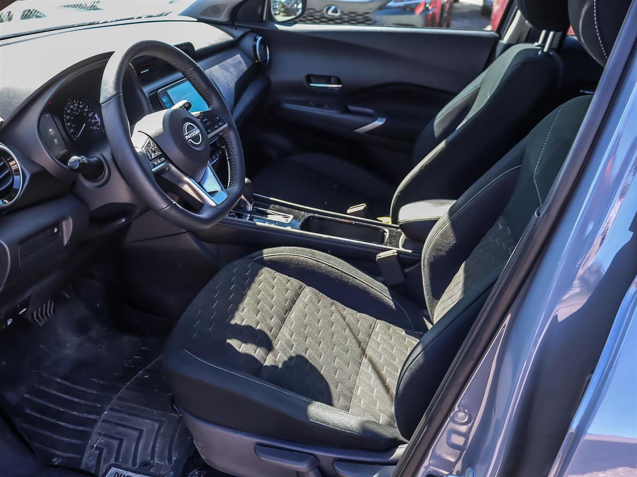 2023 Nissan Kicks SV CVT Photo