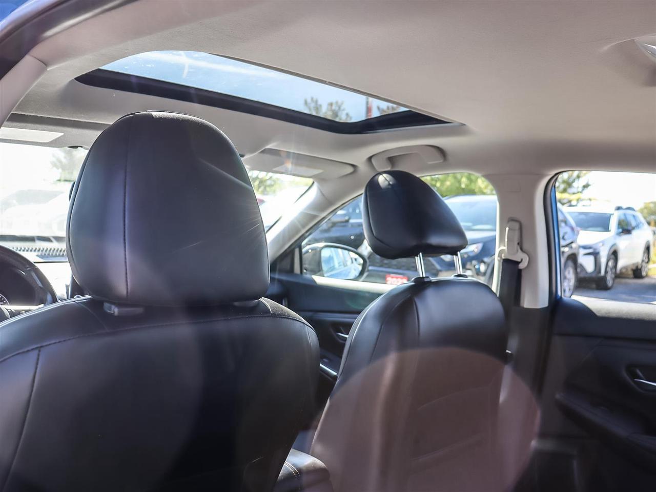 2021 Nissan Sentra SR CVT (2) Photo