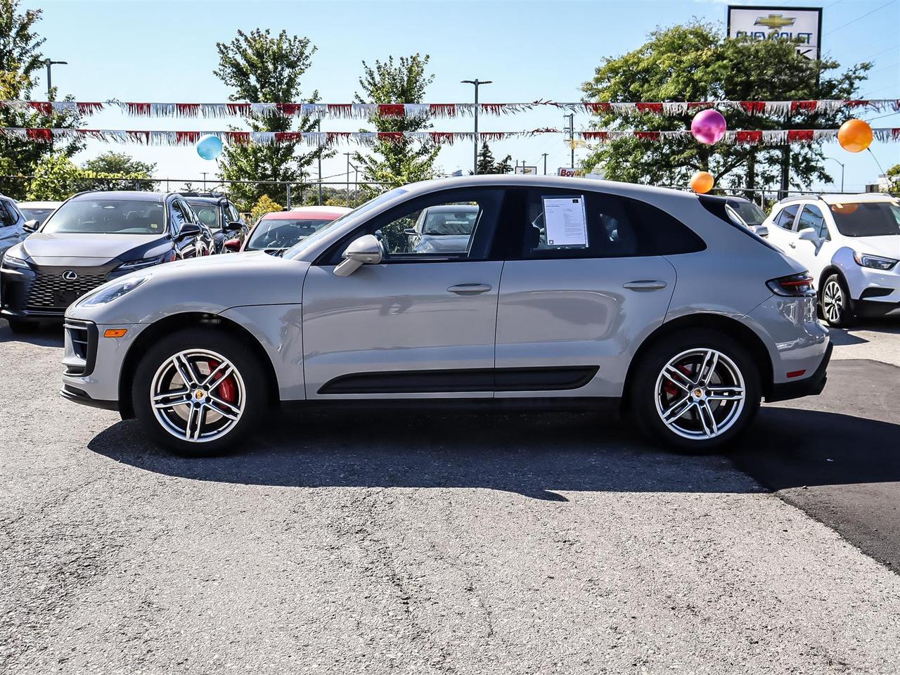 2023 Porsche Macan S Photo4