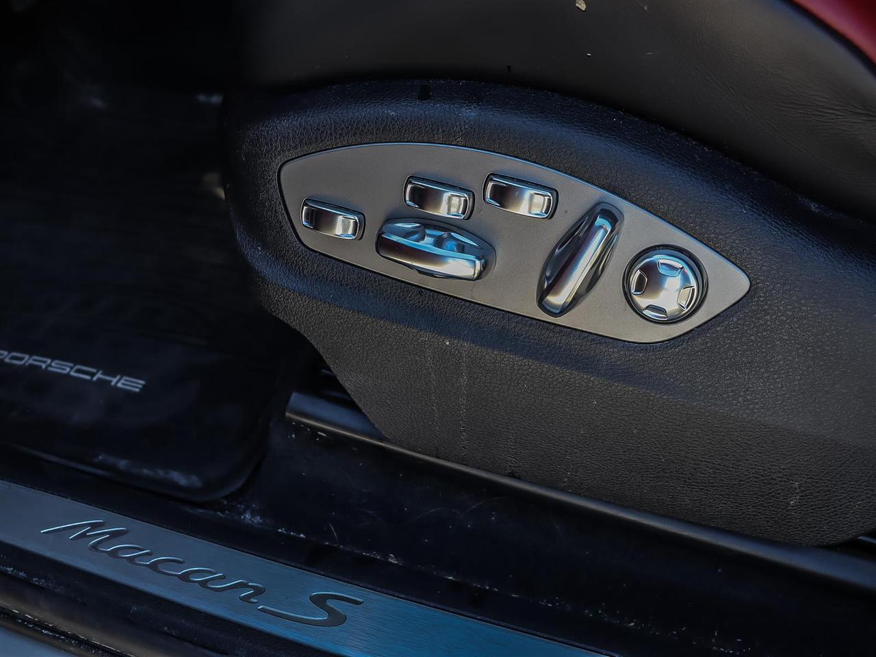 2023 Porsche Macan S Photo