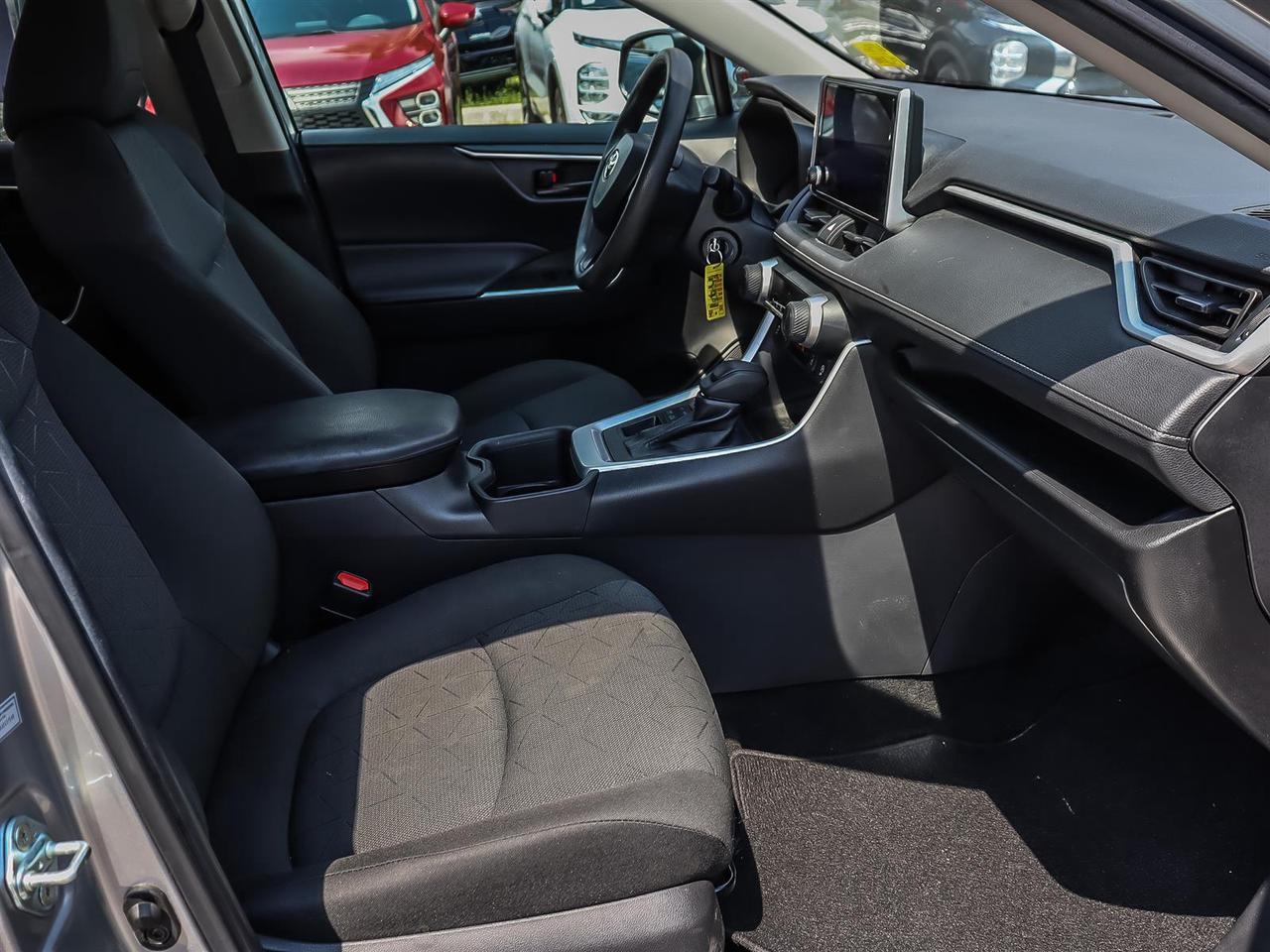 2023 Toyota RAV4 LE AWD Photo