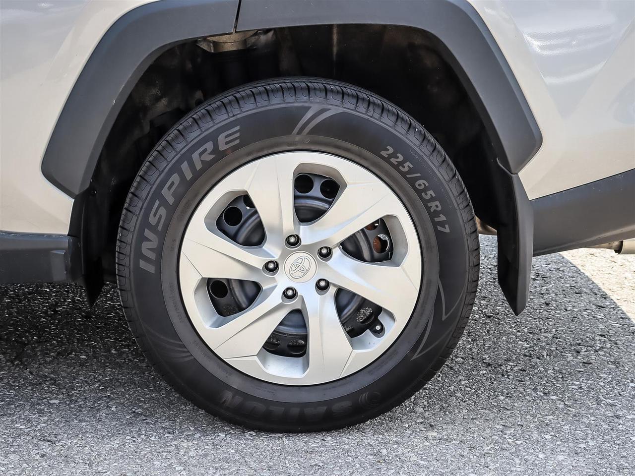 2023 Toyota RAV4 LE AWD Photo